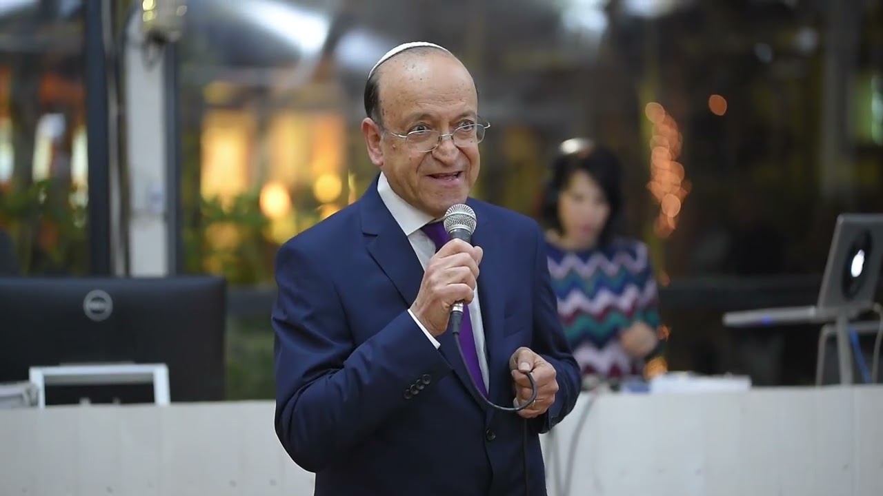 היא כל כך יפה