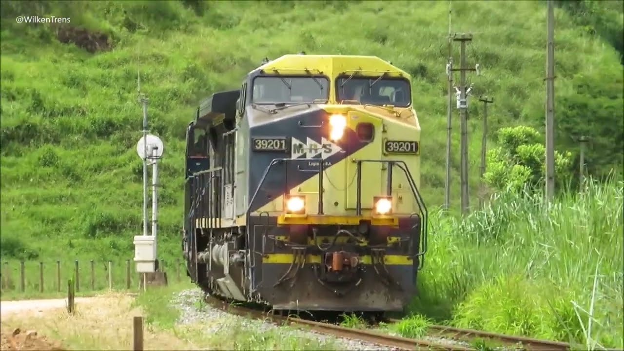 MRS - Dupla de locomotivas GE C44-EMi #3920-1 e #3927-9 trem de carga geral prefixo KPC 0131