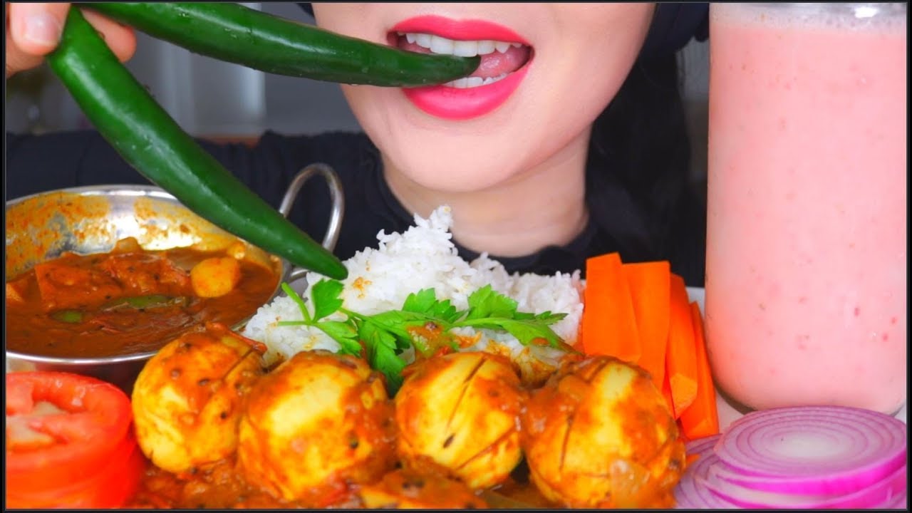 ASMR SPICY EGG CURRY KERALA + RICE + POTATO CURRY + CHILLIES + STRAWBERRY LASSI | KARI TELUR 咀嚼音 먹방