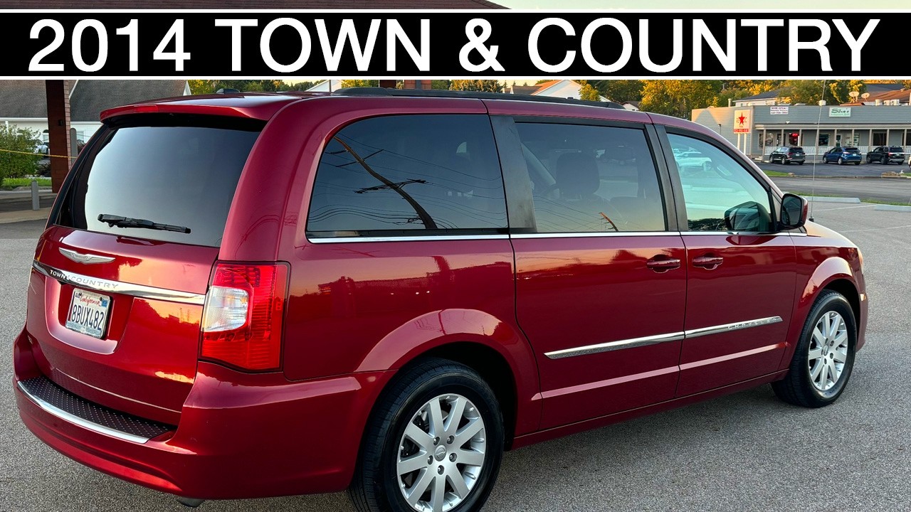 2014 CHRYSLER TOWN & COUNTRY | Tour & Review | Great and Reliable Minivan | TOTALLY RAD CARS