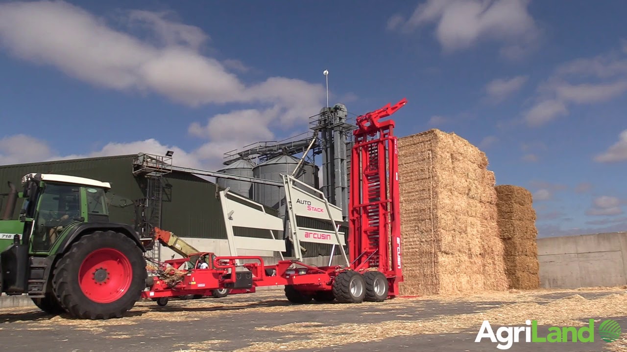 Straw Chip's Arcusin 'bale chaser' in action (near Athy, Co. Kildare)