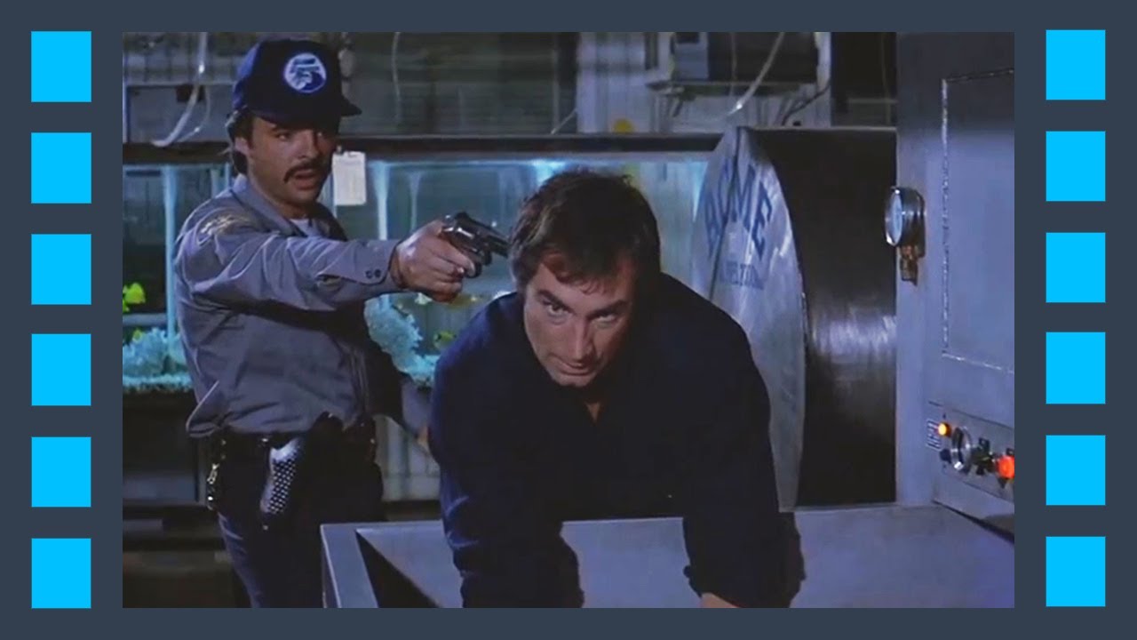 Лицензия на убийство (1989) &mdash; Драка на заводе &mdash; Сцена из фильма 2/5