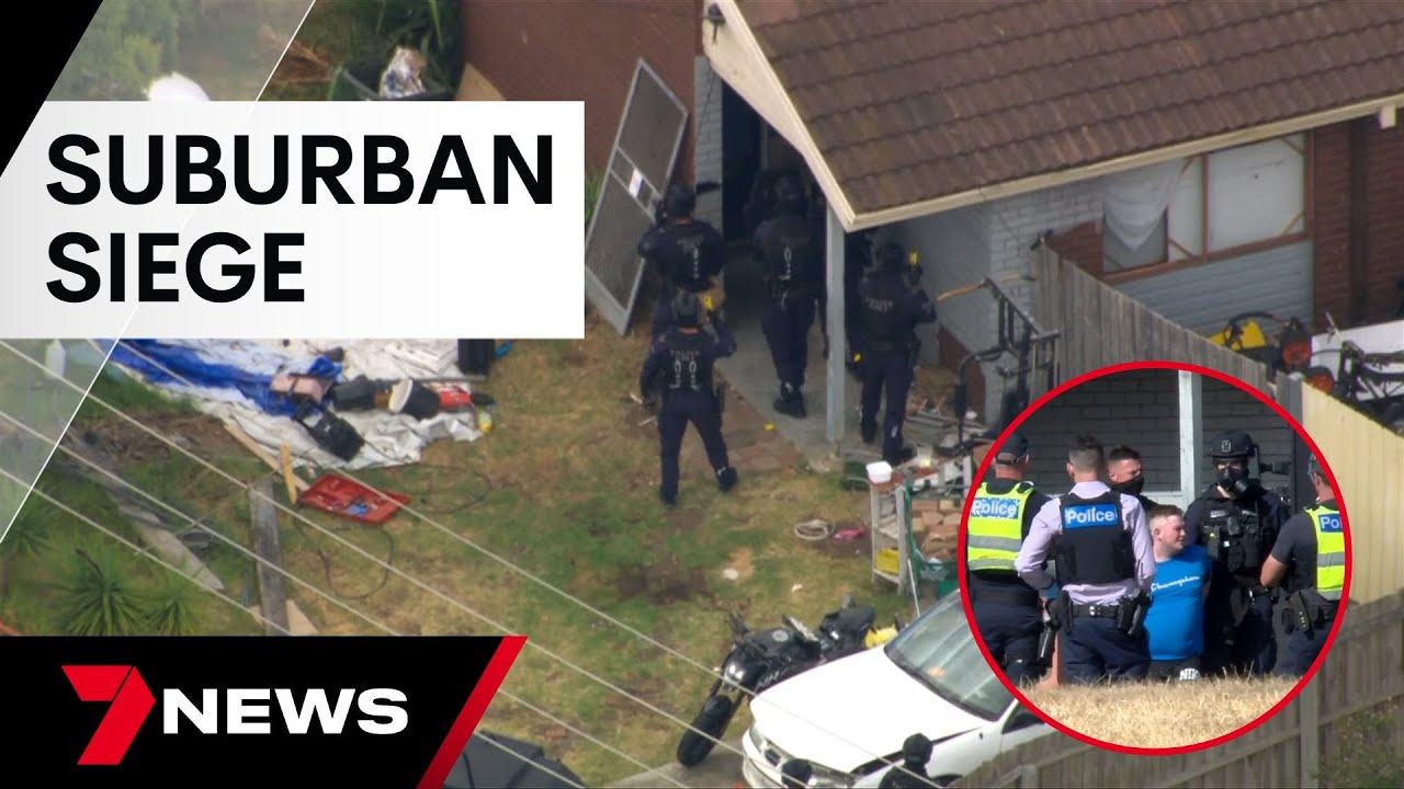 A tense siege comes to an end after more than five hours | 7 News Australia