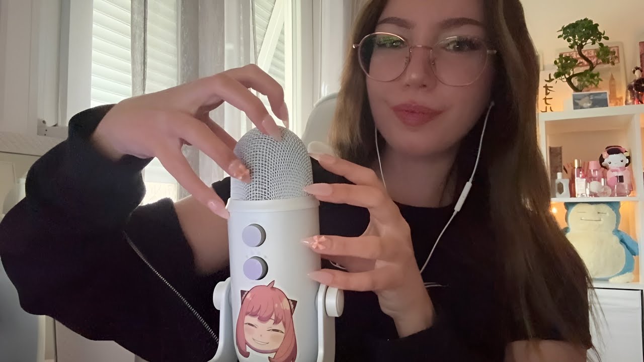 ASMR Mic Scratching (bare + foam cover)