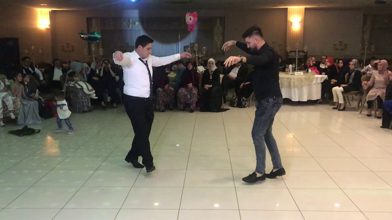 Kuzenlerin Muhteşem Çiftetellisi