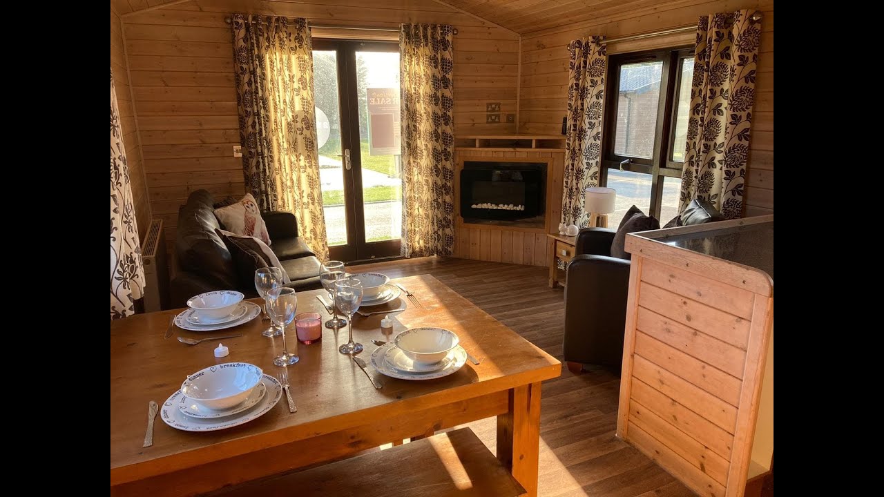 SOLD! Cheap 2 bedroom Log Cabin on Appletree- Away Resorts- Walk-around tour