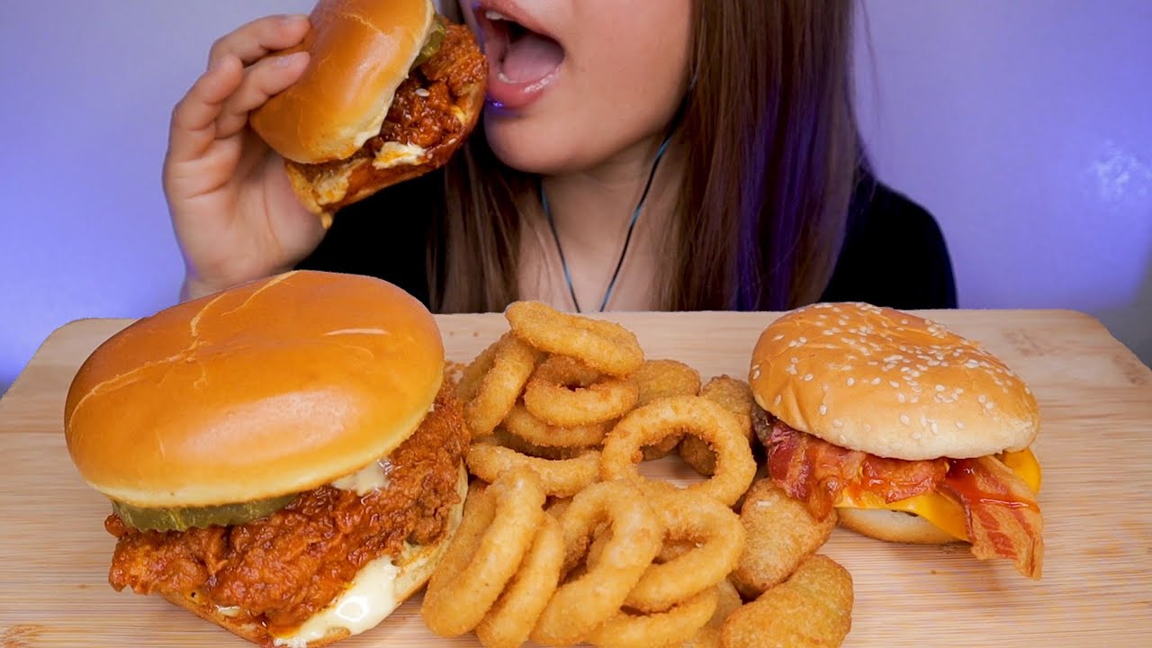 ASMR BURGER KING MUKBANG | SPICY CHICKEN SANDWICH, BACON CHEESEBURGER, ONION RINGS *NO TALKING*