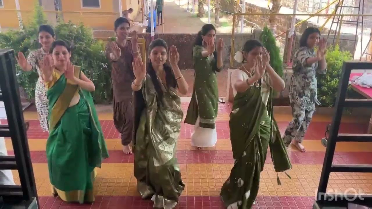 #Mehendi dance #cosiness #sisterweddingvlog #viralvideo #exploremore #explorepage 