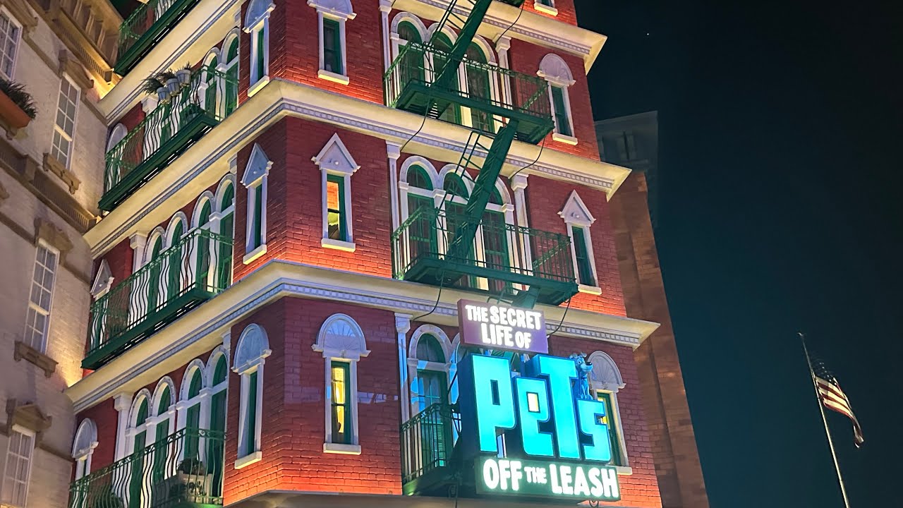 The secret Life of Pets Ride in Universal Studio Hollywood California | giant cardboard box | Kids