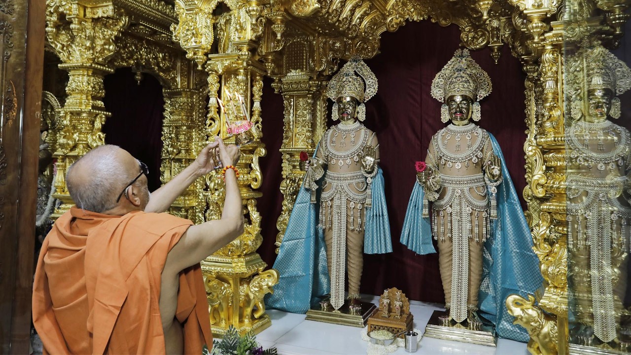 2026 04 19 Shri Thakorji Darshan - Haridham | Akhatrij |