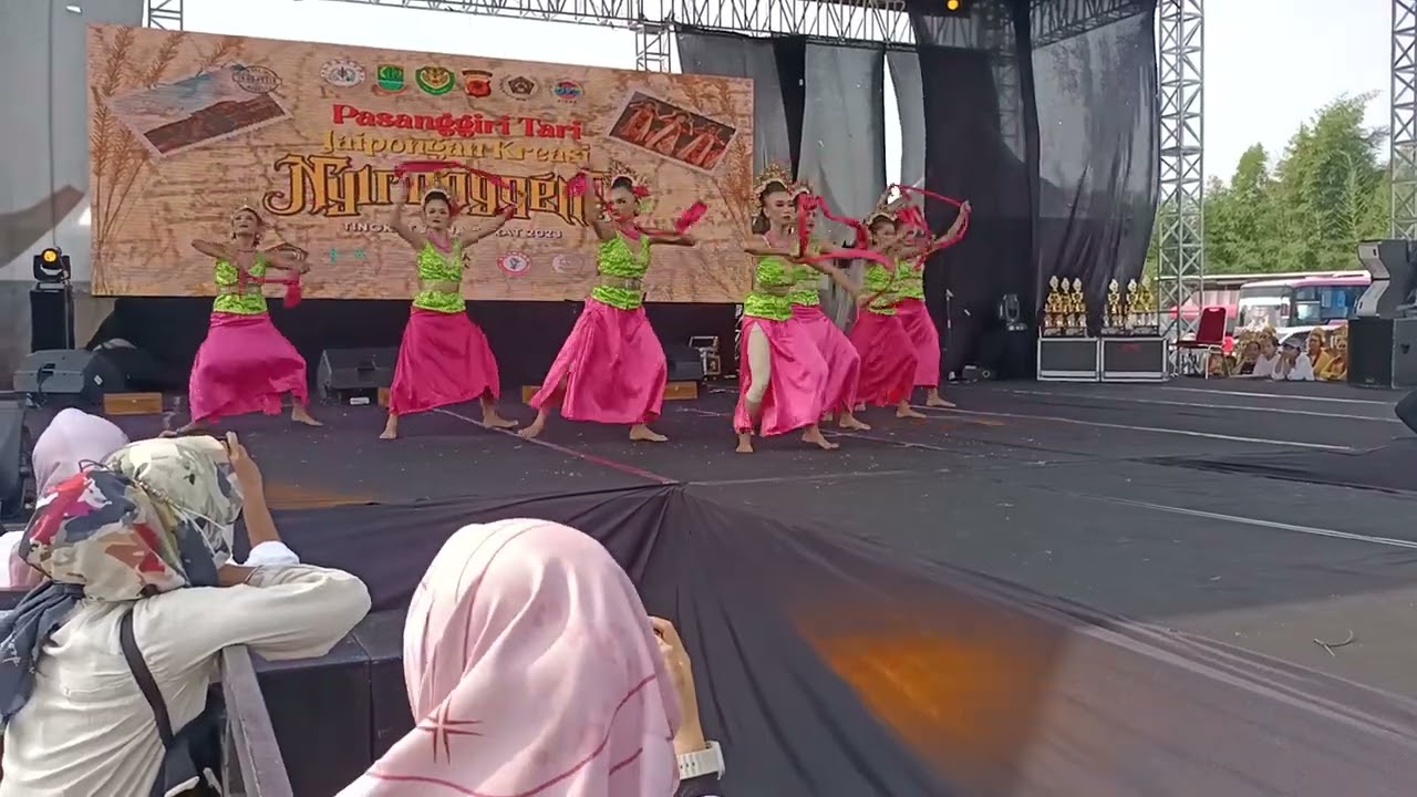juara 3 Jabar nyironggeng sanggar azalleart