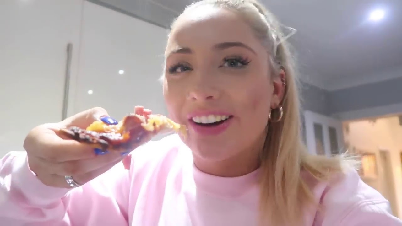 Saffron Barker! I only ate HEART SHAPED food for 24HOURS challenge!!