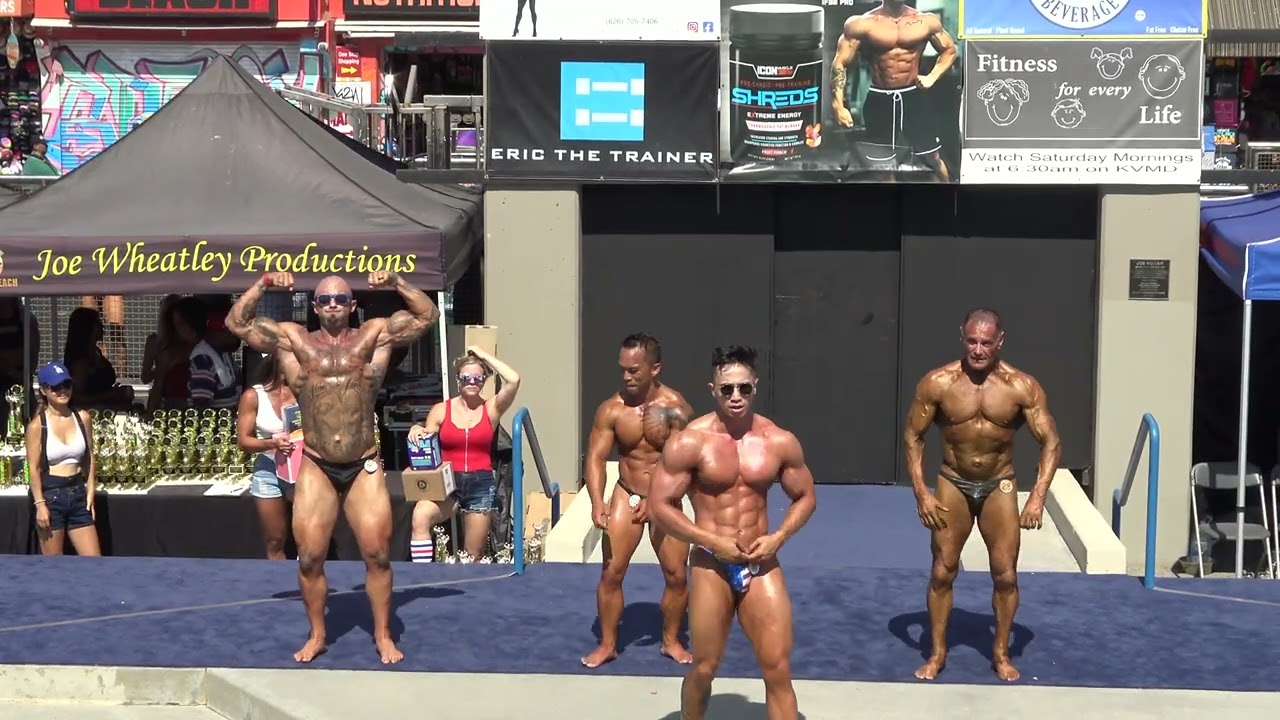 BODYBUILDING MAN COMPETITOR OF MUSCLE BEACH LABOR DAY 2022