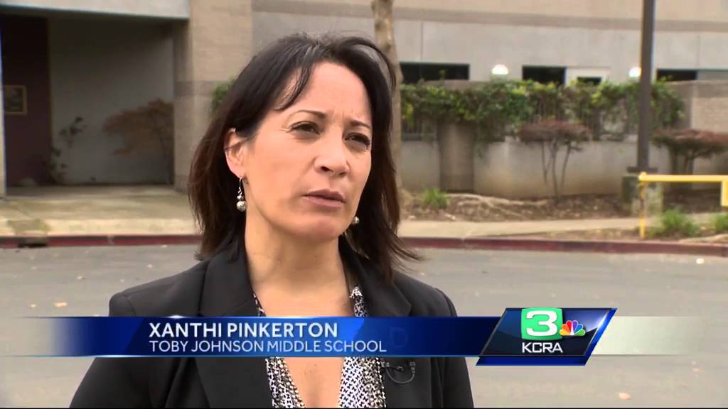 Elk Grove teen robbed at gunpoint near school