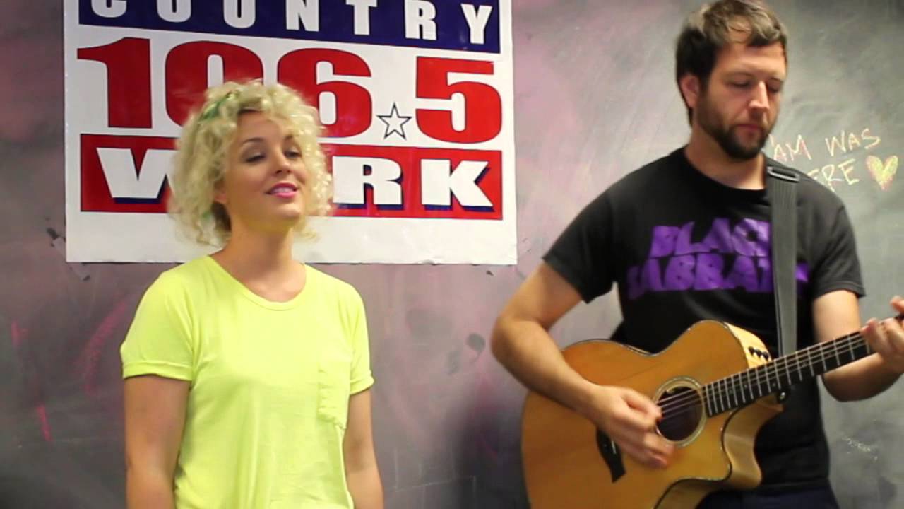 Cam Performs 'Mayday' for WYRK in Buffalo