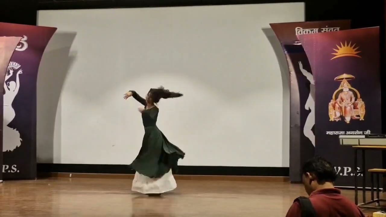 Kanha soja zara 🦚💕 School stage performance ✨