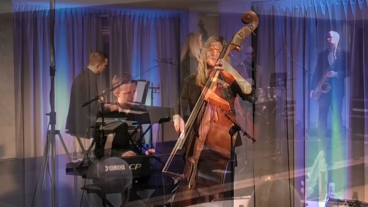 Kristin Korb Trio - Don't Let Me Be Lonely Tonight - featuring Hans Ulrik