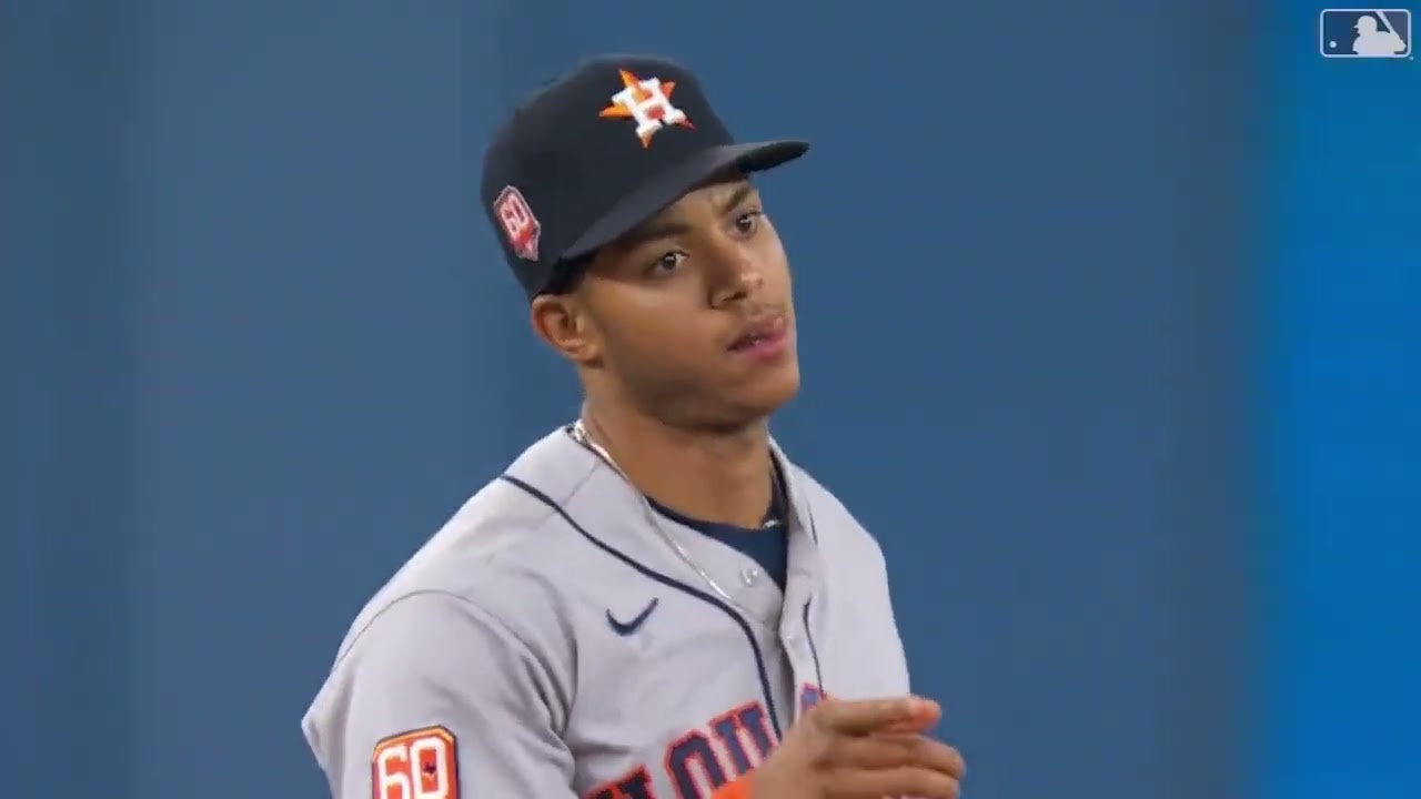 Jeremy Pena SENSATIONAL DIVING DEFENSIVE PLAY FOR THE OUT | Astros @ Blue Jays 4/29/2022