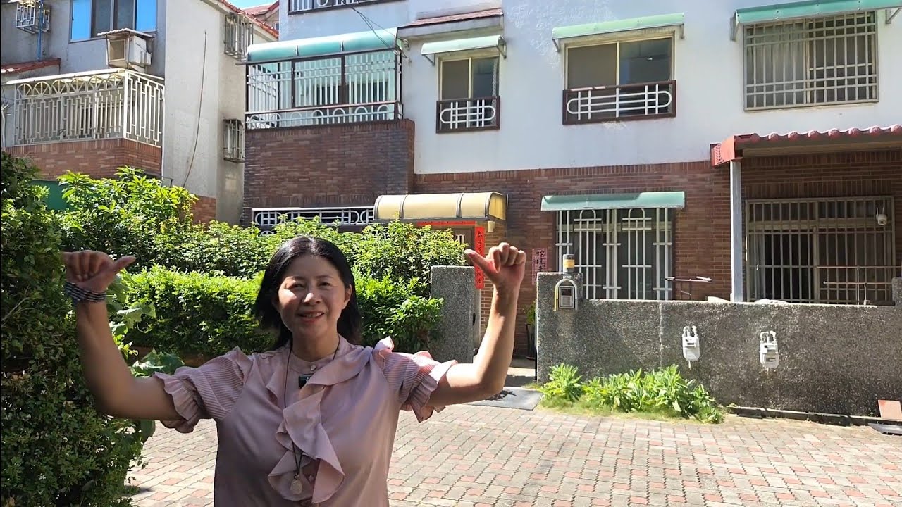 終於~又有邊間類獨棟三面採光都市歐風中式花園別墅來了！1280萬買台中大肚近市區超大面寬超大地坪3樓4房3衛間間開窗採光通風極佳ㄇ字型花園有天然瓦斯門口保證可停雙車 0977188512 傅晏棠房地產