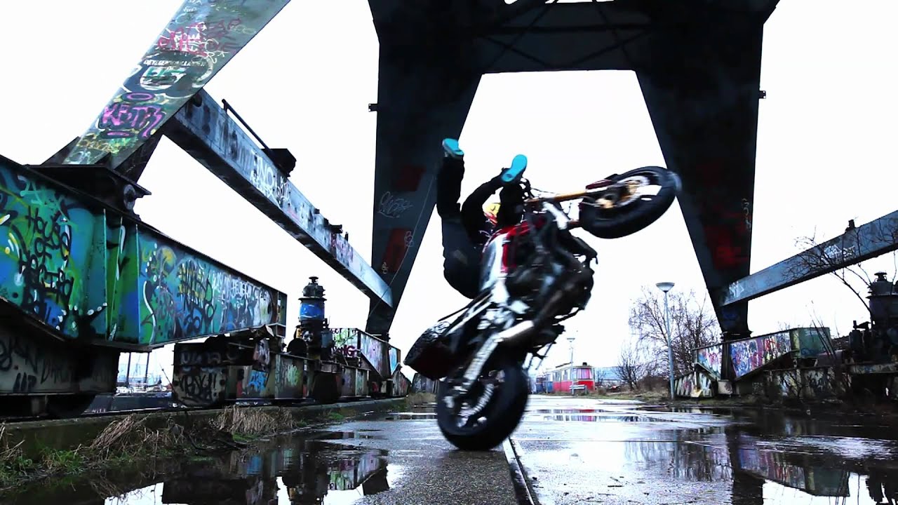 STUNTER 13 - AMSTERDAM 2011  /  DIRECTED BY:  MICHAEL POLLACK