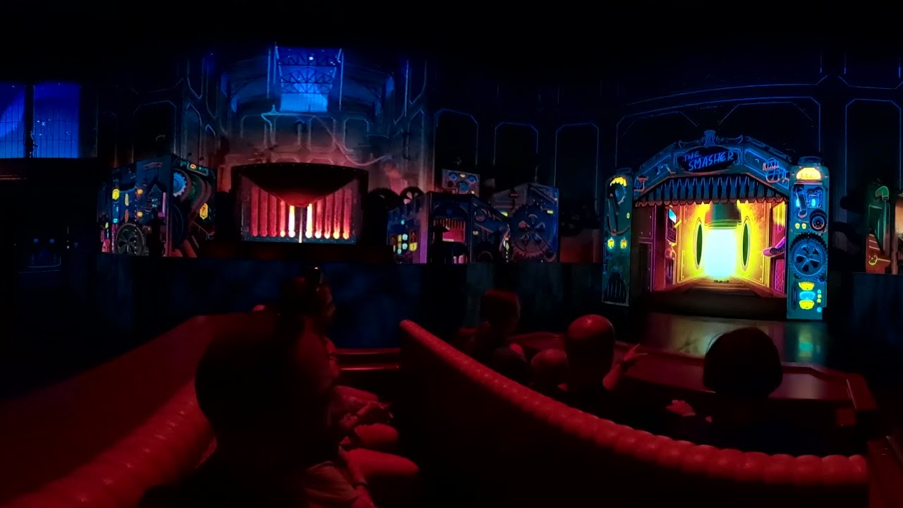 Disney World Hollywood Studios Mickey and Minnie's Runaway Railway 360 video 