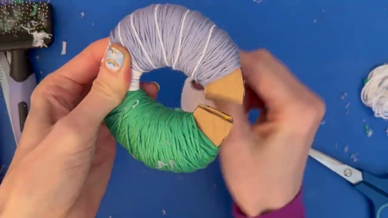how to make a pompom keyring