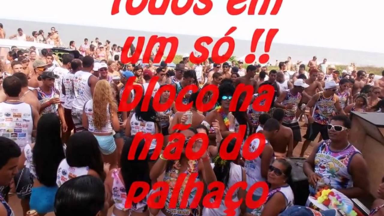 bloco na m&atilde;o do palha&ccedil;o