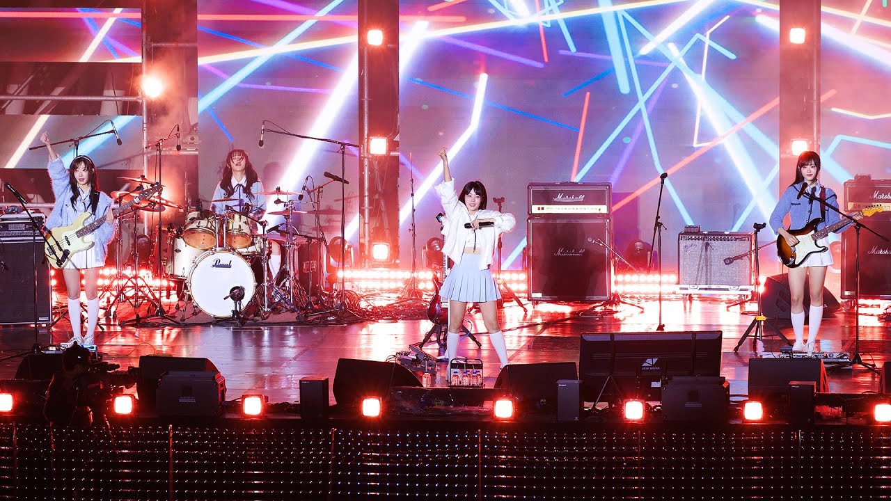 241026 QWER 큐더블유이알 '고민중독 + 내 이름 맑음 + 안녕, 나의 슬픔'  4K 60P 직캠 @아시아송 페스티벌 by DaftTaengk