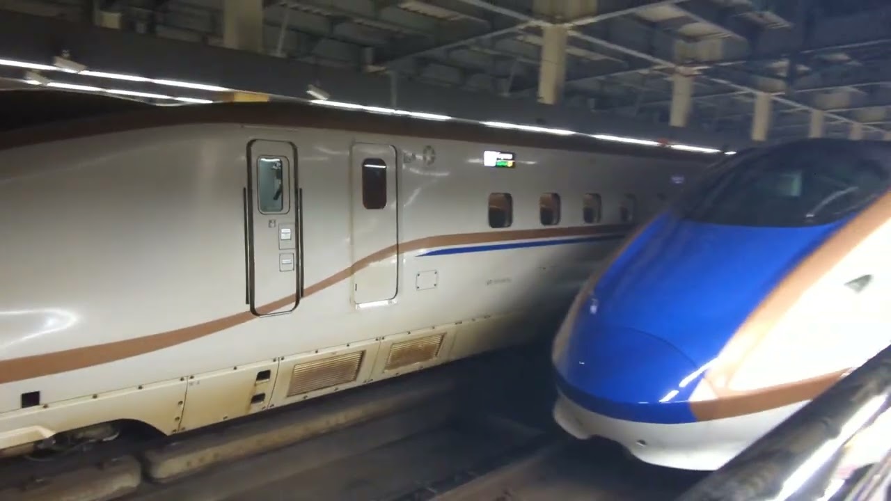 2026年2月15日北陸新幹線金沢(駅)W7系W編成運行12番のりば到着→停車 W4編成50Eつるぎ50号 13番のりば停車中→発車 W13編成577Eはくたか577号→(回送列車)回送577E