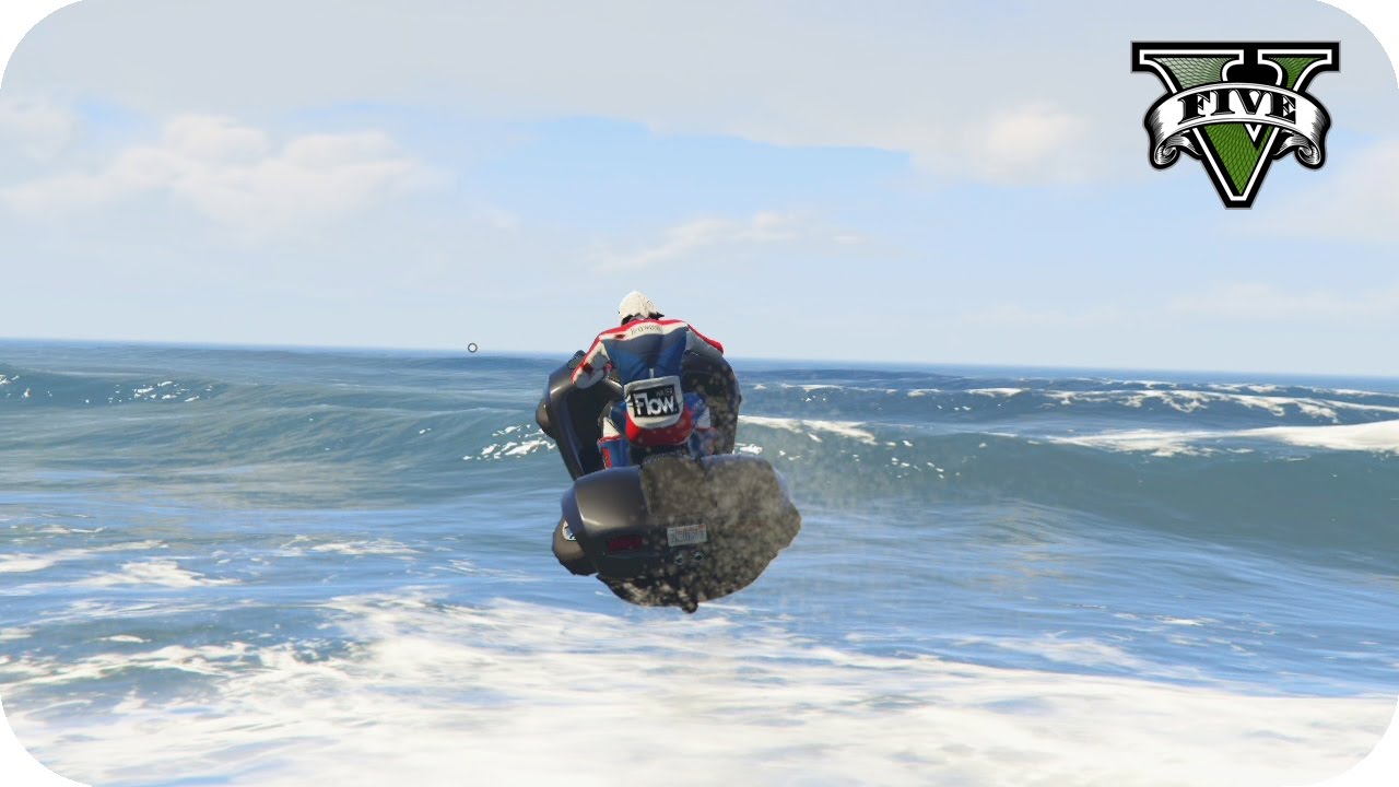 UNA MOTO QUE VA POR LA CARRETERA Y POR EL AGUA!! LOL