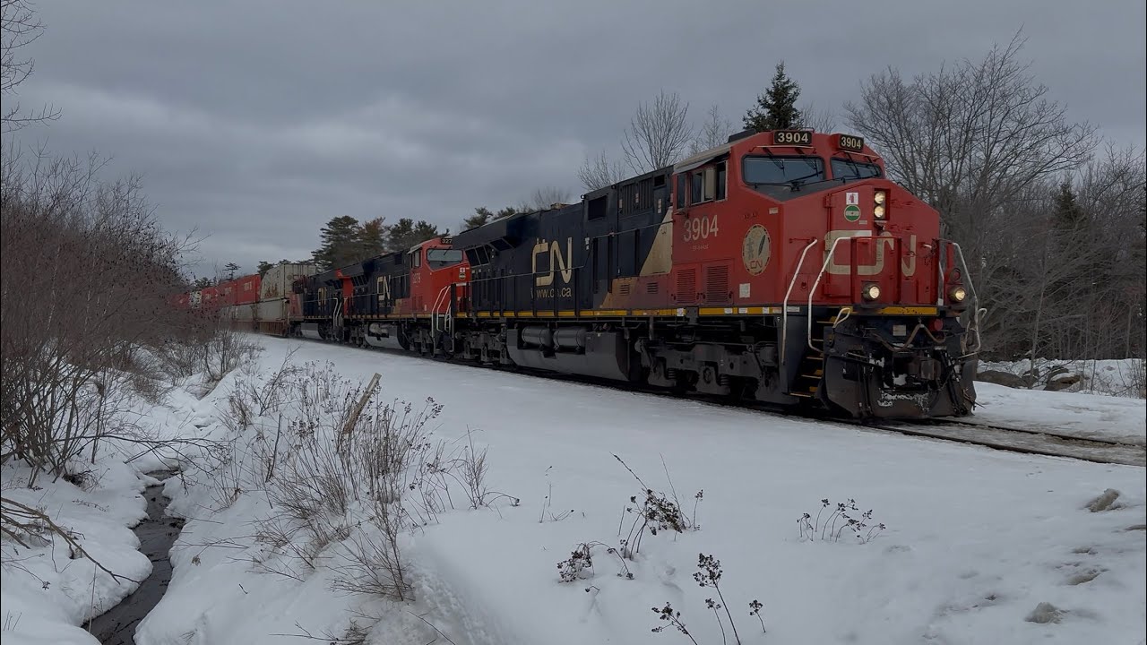 CN Z120 going through Windsor Jct 