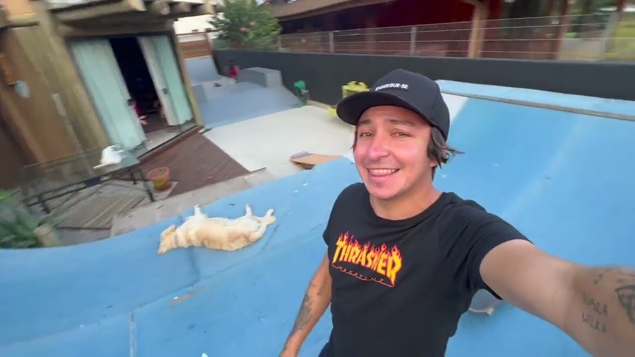ANDANDO DE SKATE EM CASA!