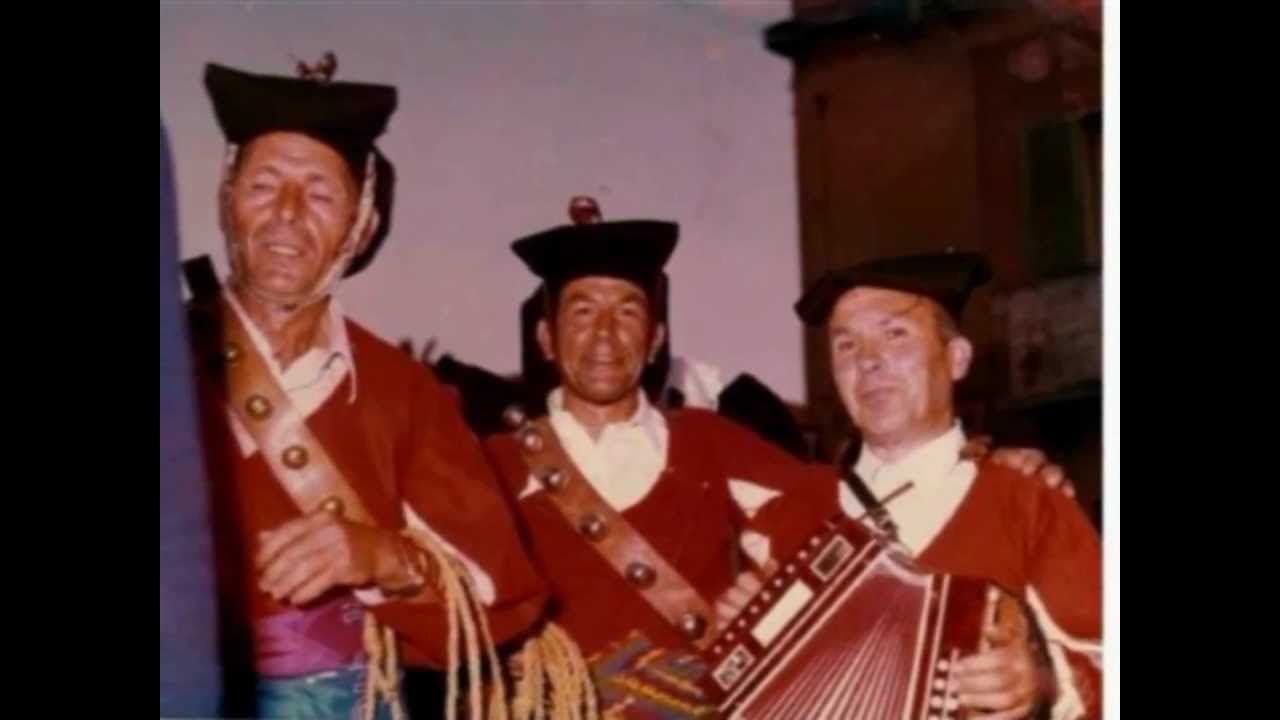 Gruppo ballo Pro loco Mamoiada al 1° festival internazionale del Folklore Cagliari 1958.