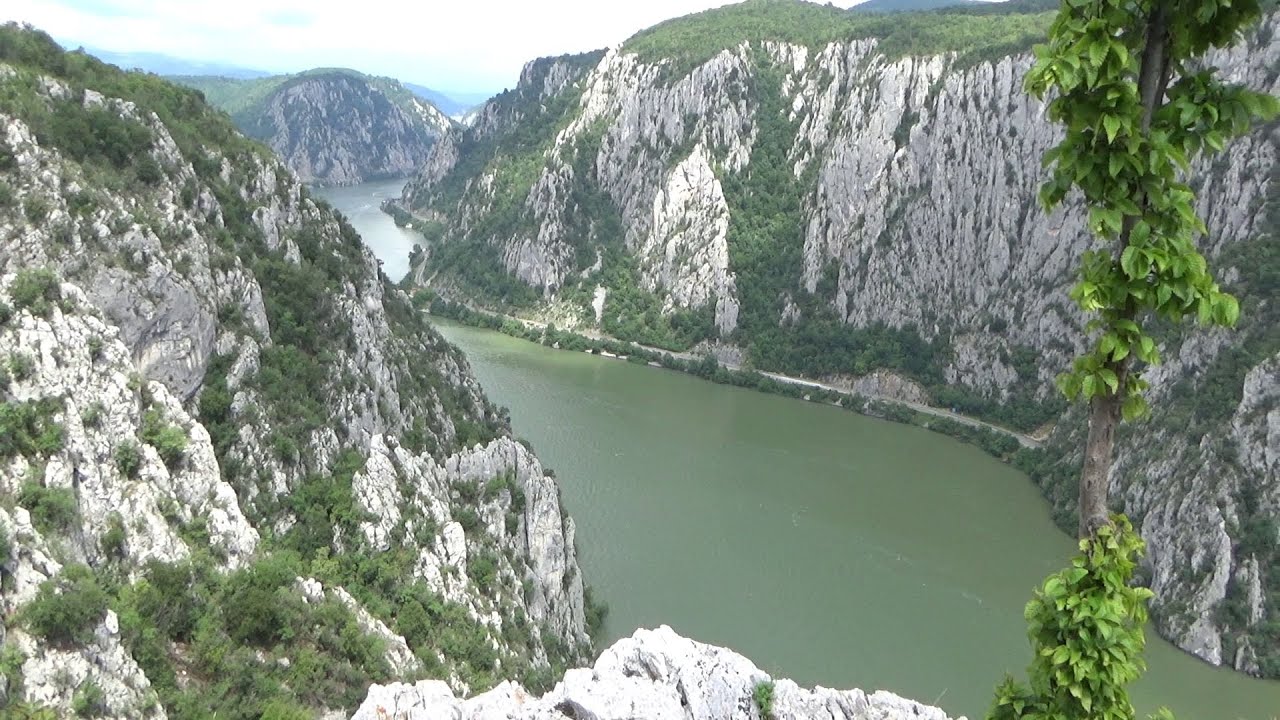 Ciucaru Mare - Belvedere spre Cazanele Dunarii