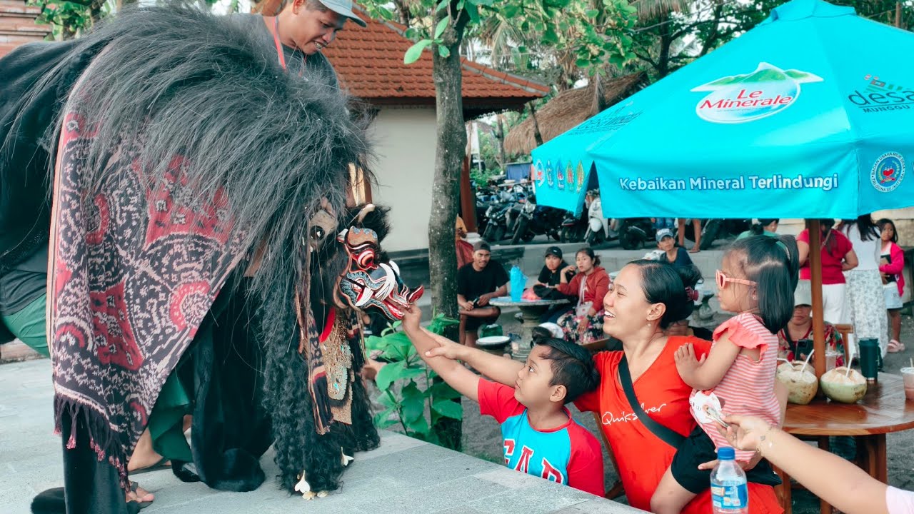 NGELAWANG BARONG BANGKUNG DI PANTAI MUNGGU