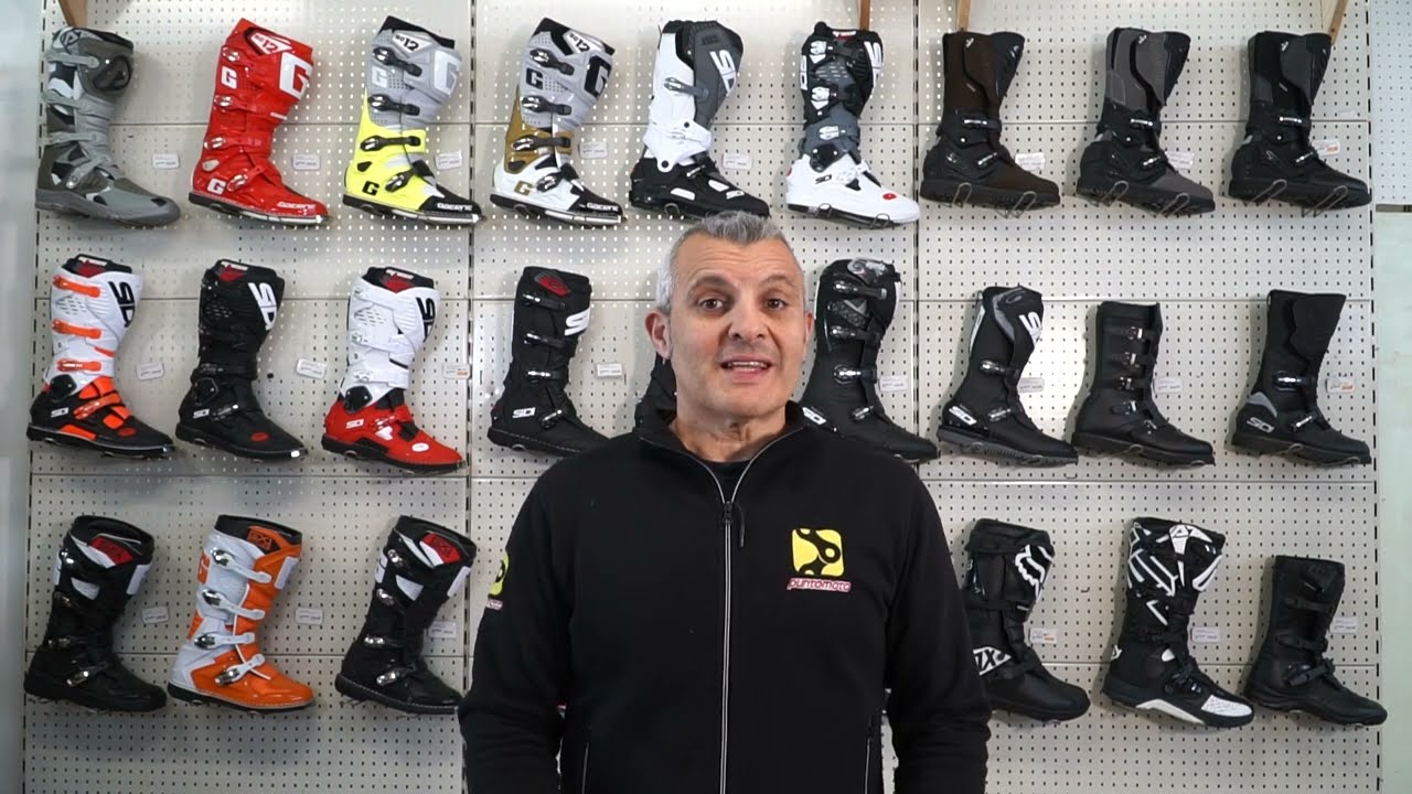 Stivali e Scarpe da moto come sceglierle? Tutte le tipologie: Strada - Pista - Touring - Sneakers