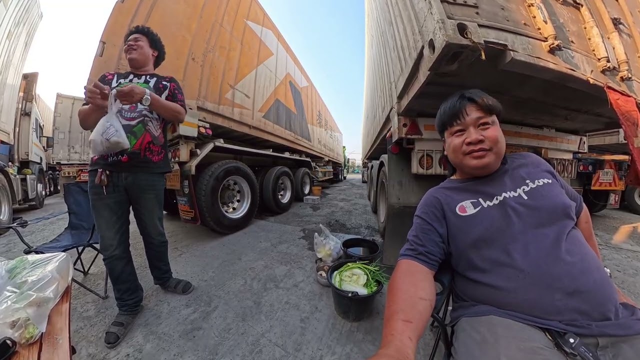 ครัวข้างหาง วันนี้เสนอเมนูเนื้อ กับพ่อ ￼￼￼ ครัวนี้รอกินอย่างเดียว ￼