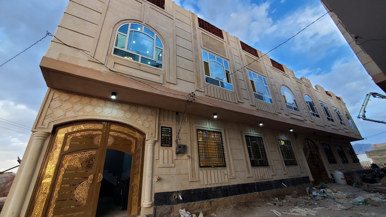 عمارة تجارية بواجهه عملاقة للبيع في صنعاء ودرجة ثانيه من شارع الستين الرئيسي #صنعاء #عقارات_مصطفى