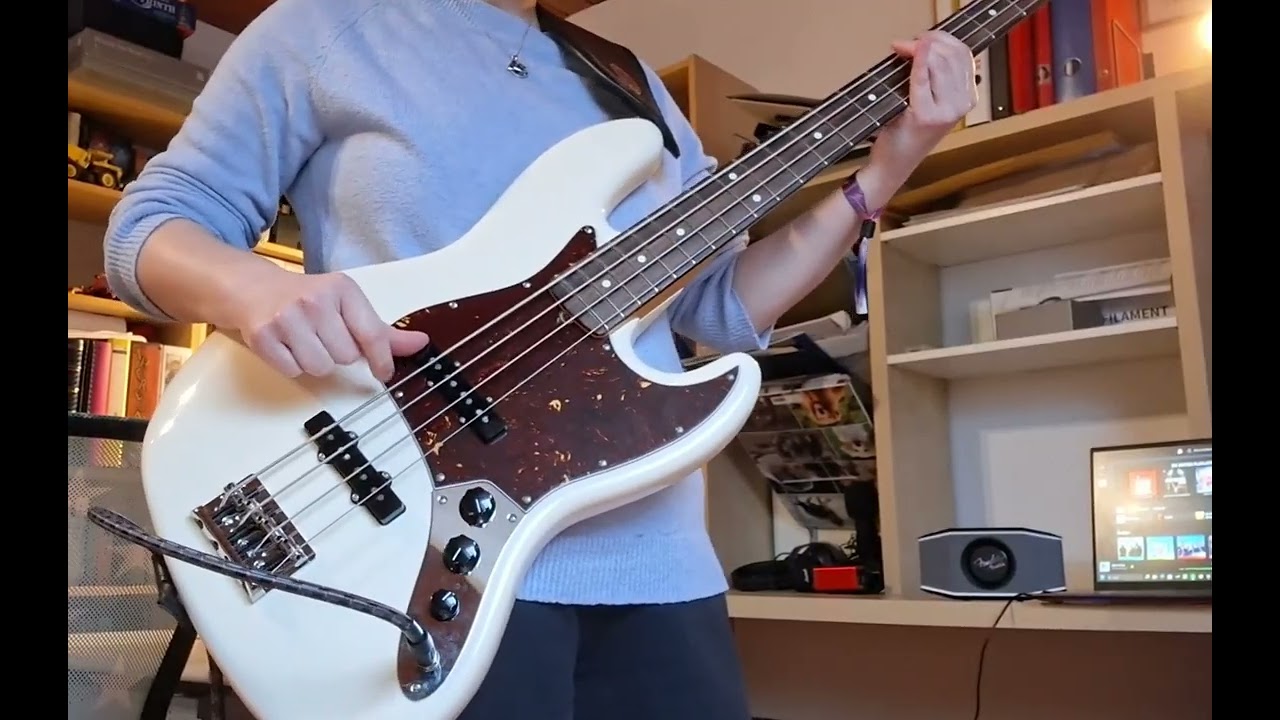 First Bass Cover Tries: Back in Time / Nerd Connection 