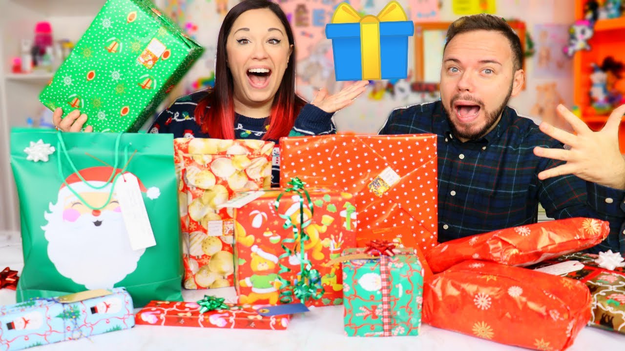 APRIAMO i REGALI di NATALE CON VOI! COSA AVRO' RICEVUTO!?