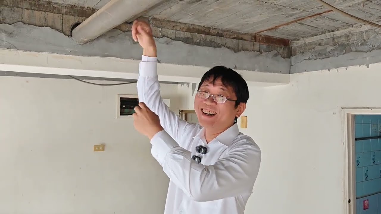 350萬買台中市南區復興路三段五權車站旁室內12坪商辦電梯大套房低公設低管理費350/月0989905453/0902319088