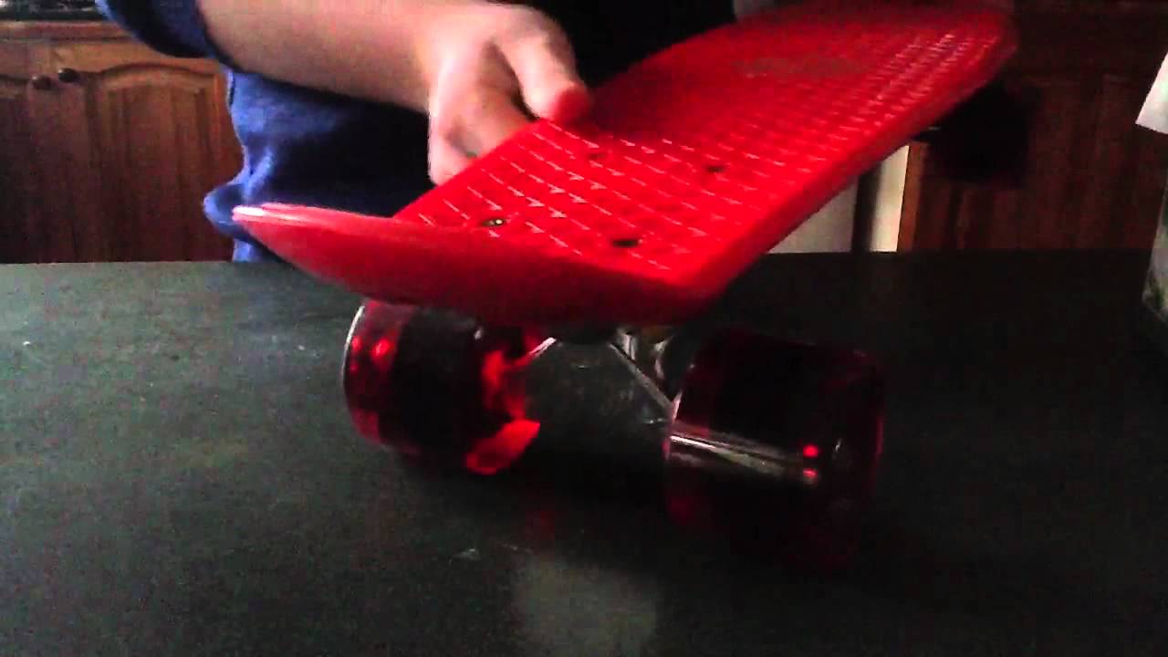 Unboxing of a fake penny style skateboard
