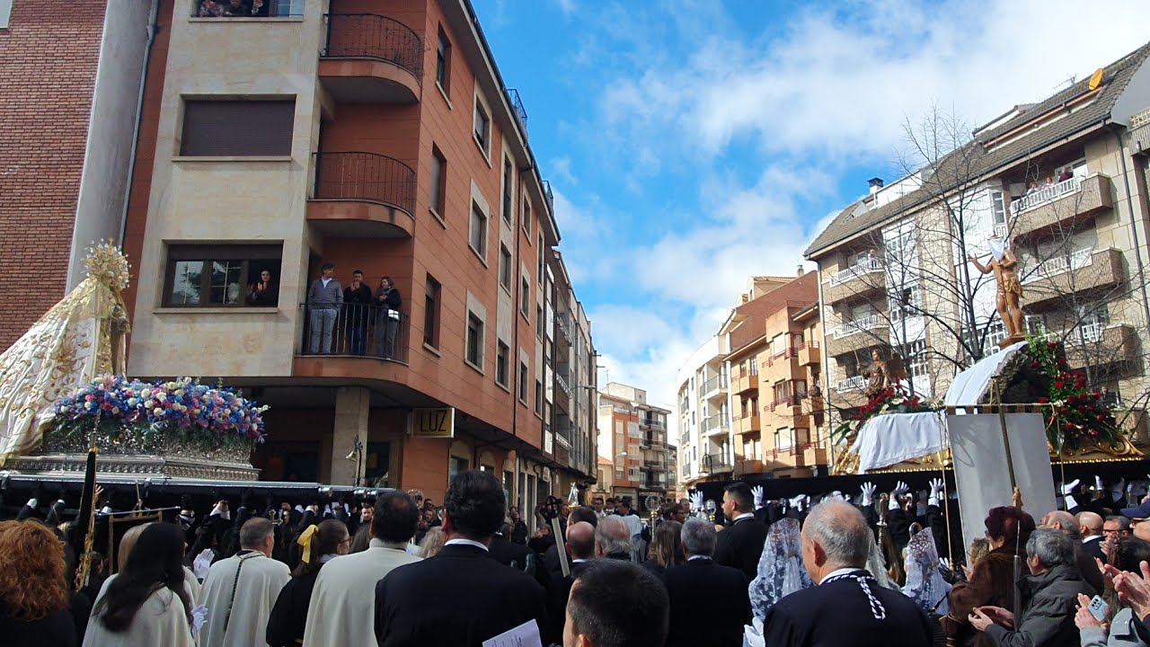 Procesión de Resurrección y Encuentro de Gloria - Domingo de Resurrección La Bañeza 2024