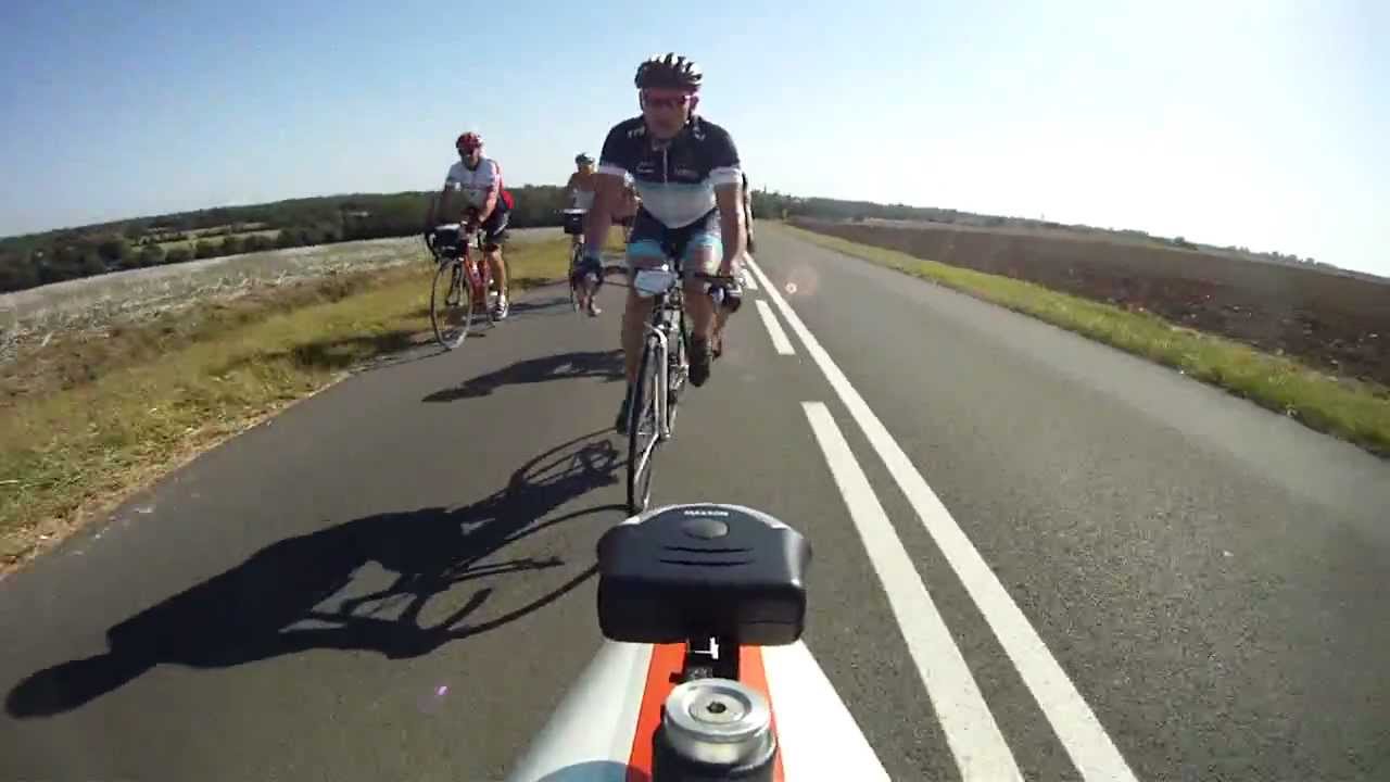 Vélomobile VS vélos droits