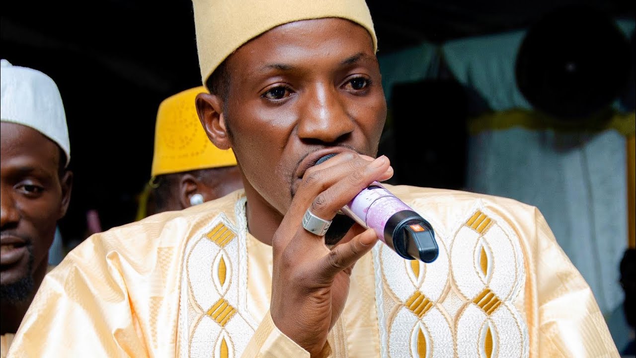 Maodo Diouf khinine chanter avec sa belle voix partie (2) de takousanou seringe Babacar sy à khinine