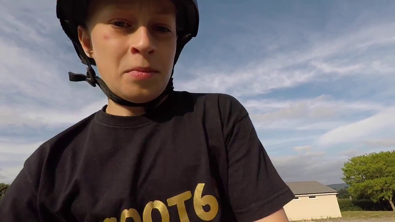 Chilling at the Local & Got robbed          (Vlog 007)