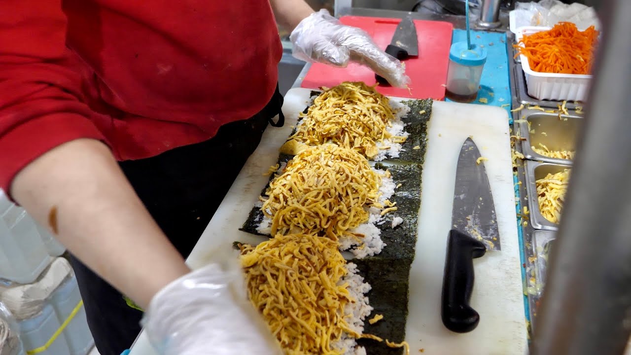 “역대급 산더미 계란폭탄김밥과 육즙 폭발하는 왕 김말이까지..” 부산 서면 맛집으로 유명한 분식집! Kimbap Best Korean street food