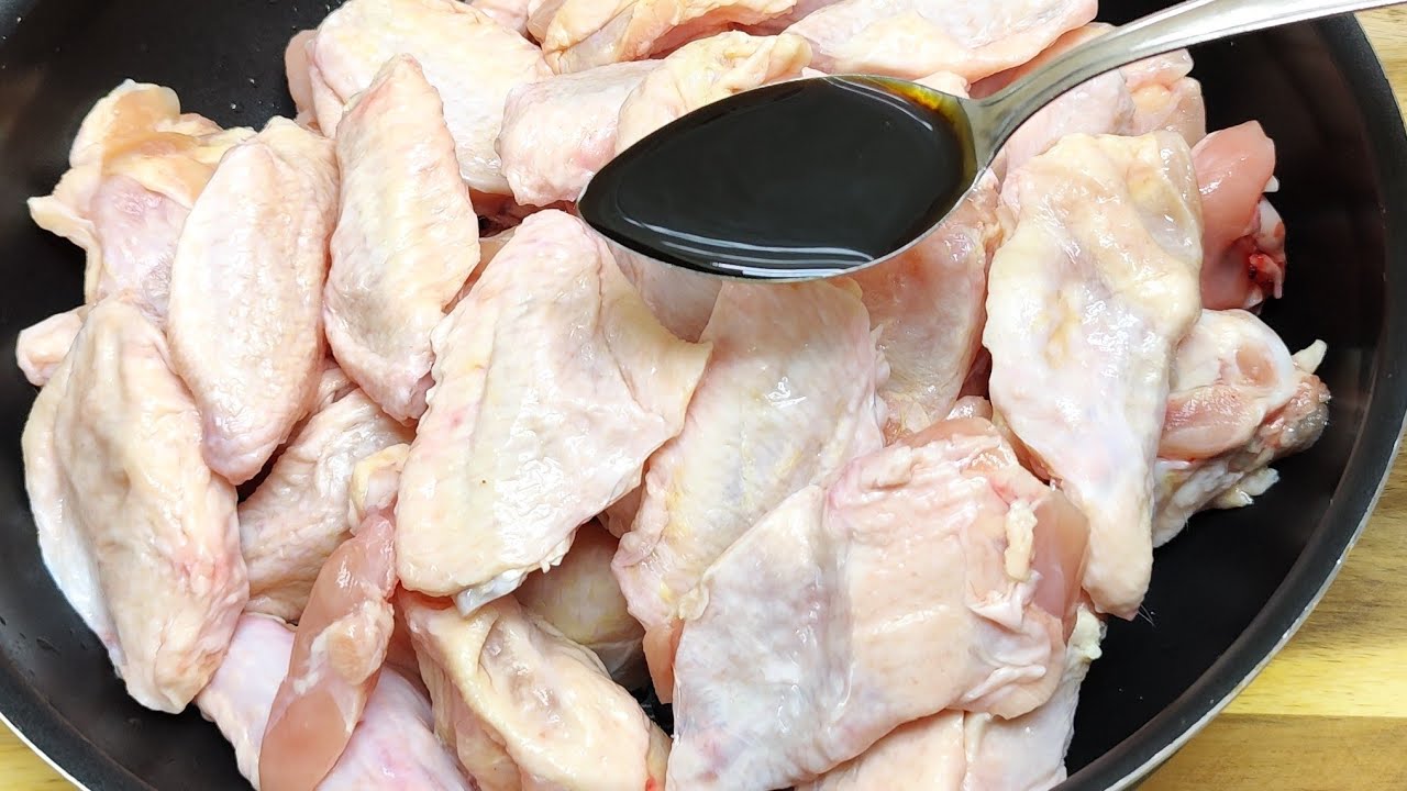 Обязательно попробуйте рецепт куриных крылышек, где мясо отделяется от кости как мед 💯👌🤤