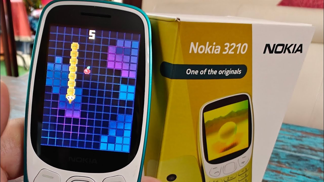 Po 25 latach powr&oacute;ciła Nokia 3210 😃 od HMD