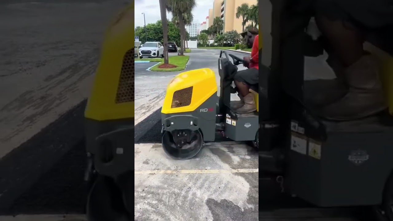 #asphaltcare #americarunsonasphalt #satisfying #satisfyingvideos